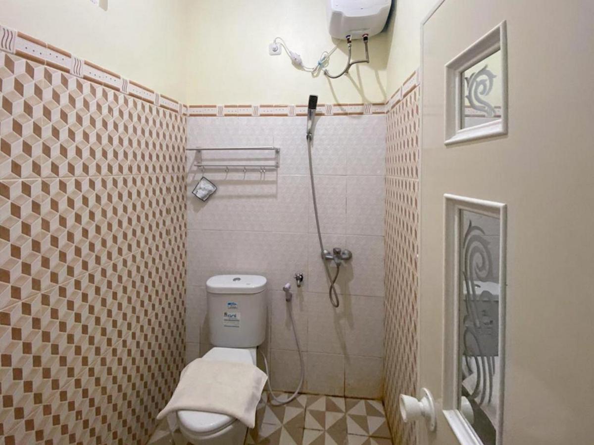 Reddoorz Syariah @ Pahlawan Sidoarjo Hotel Ngoại thất bức ảnh