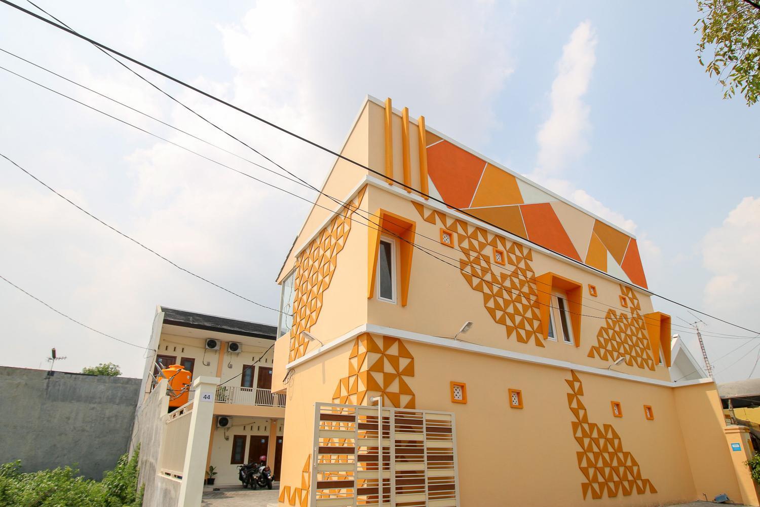 Reddoorz Syariah @ Pahlawan Sidoarjo Hotel Ngoại thất bức ảnh